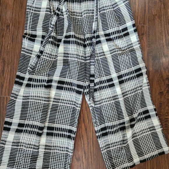 Anthropologie plaid print wide leg culottes pants - Picture 4 of 6